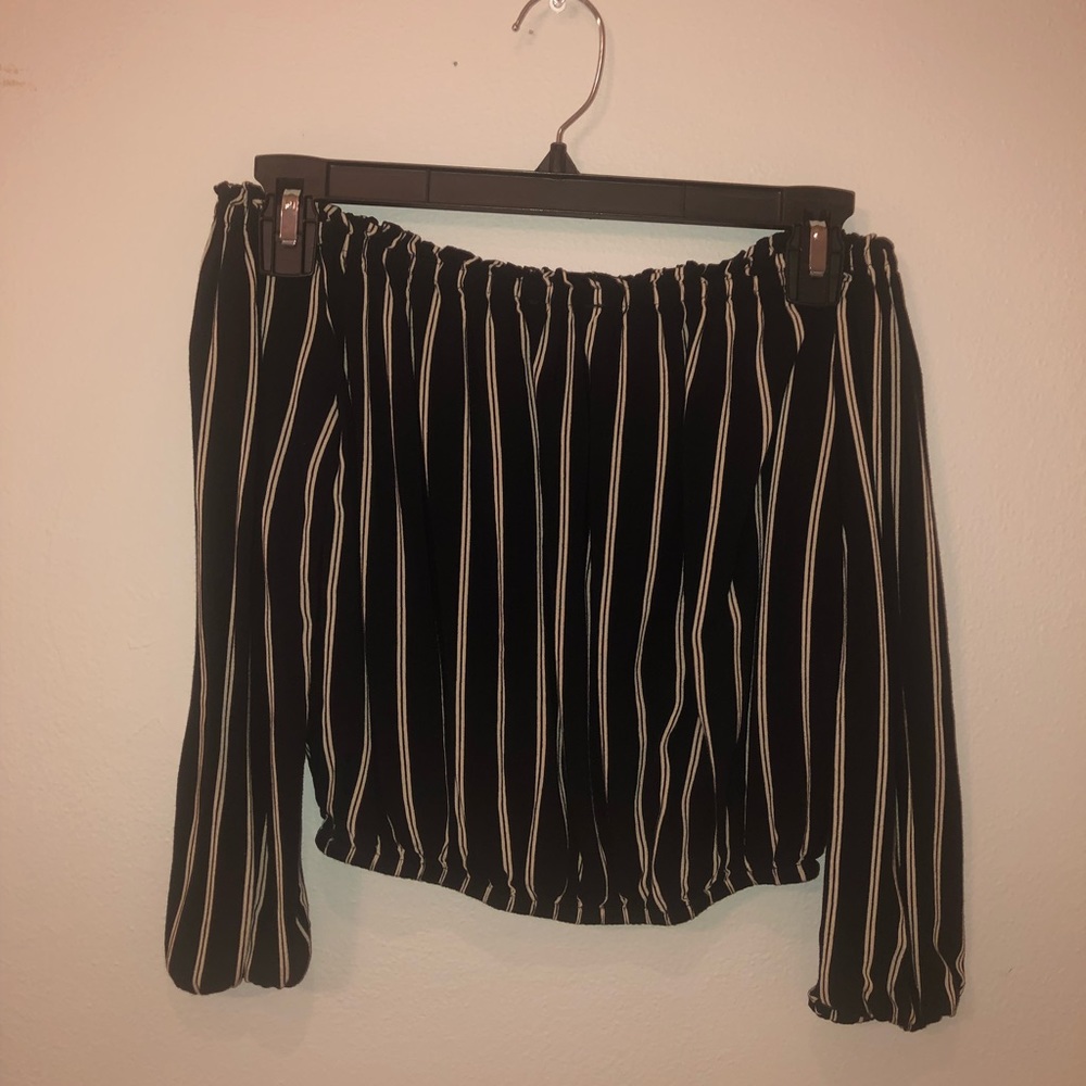 Brandy Melville off the shoulder